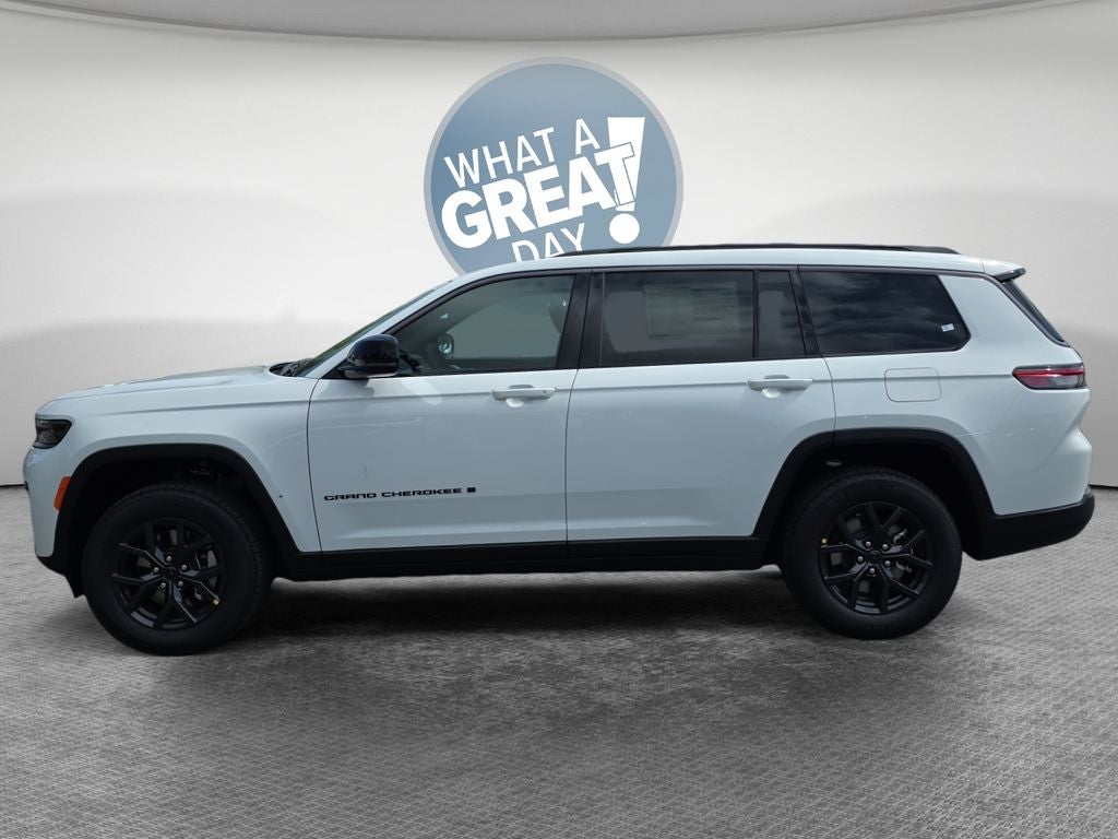 2027 Jeep Grand Cherokee L Laredo Altitude