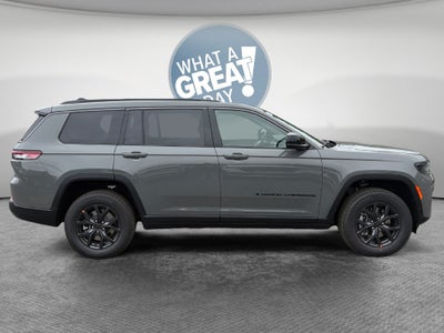 2027 Jeep Grand Cherokee Laredo Altitude