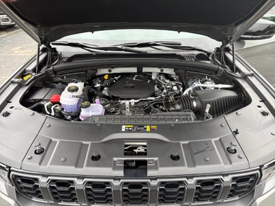 2027 Jeep Grand Cherokee Laredo Altitude