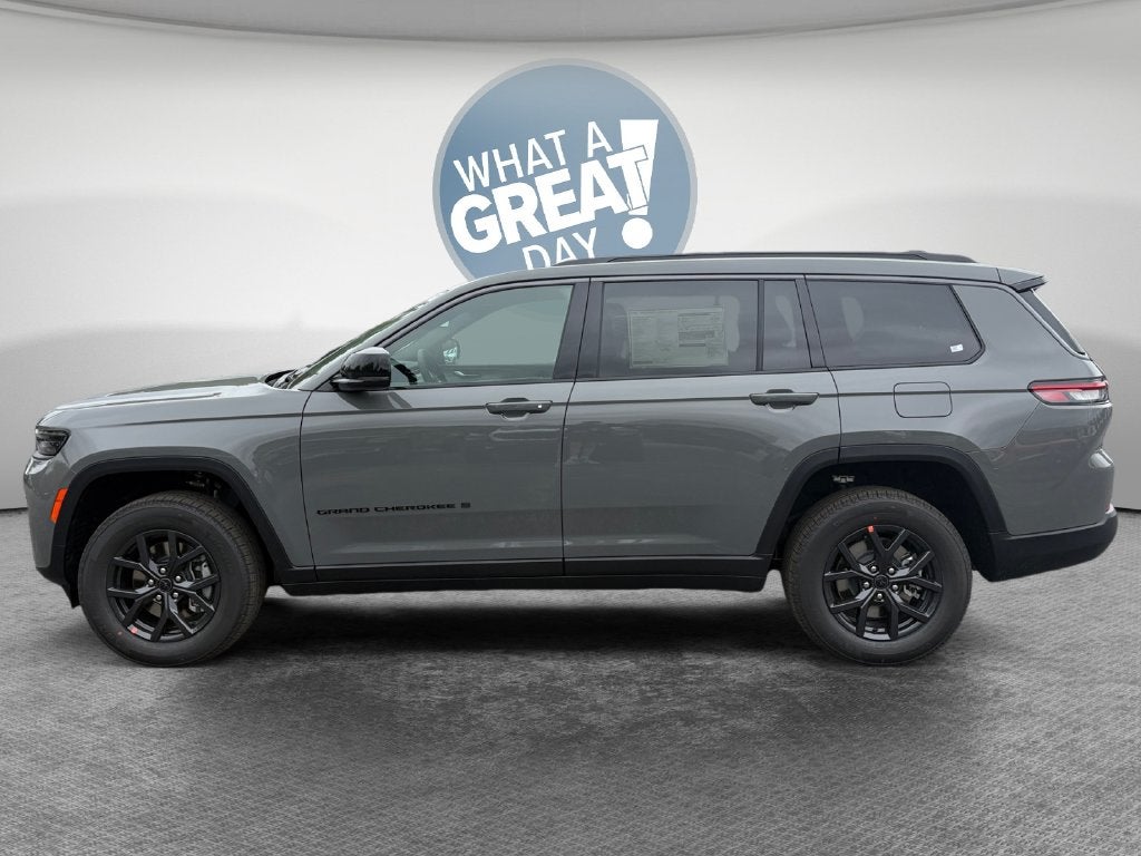 2027 Jeep Grand Cherokee Laredo Altitude