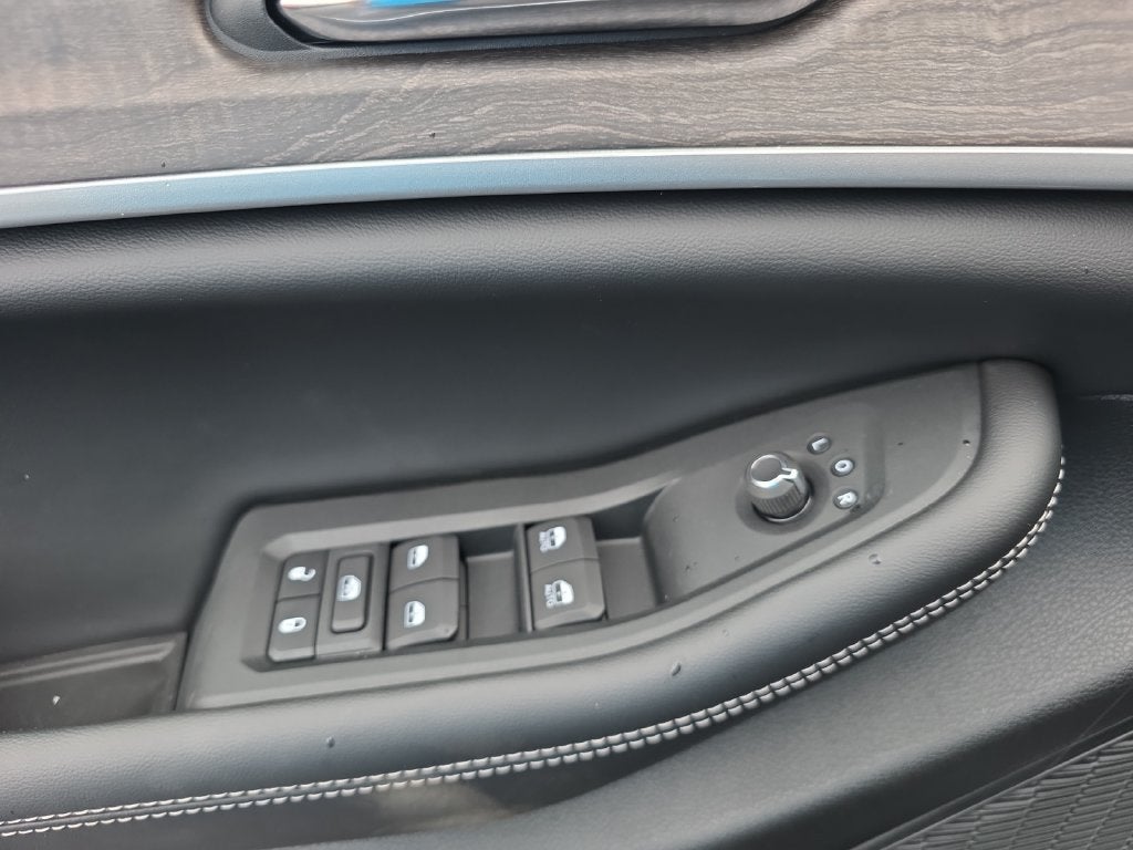 2027 Jeep Grand Cherokee Laredo Altitude