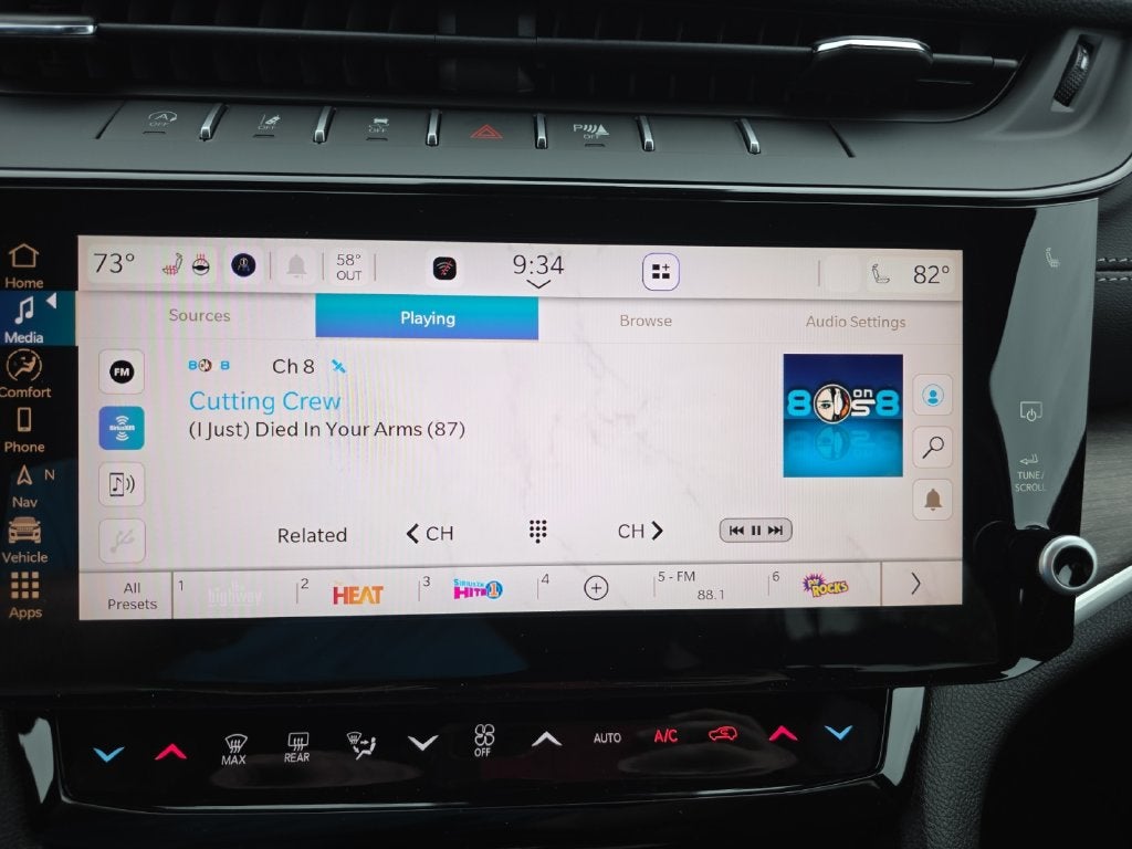 2027 Jeep Grand Cherokee Laredo Altitude