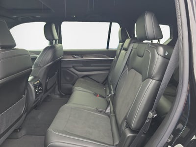 2027 Jeep Grand Cherokee Laredo Altitude
