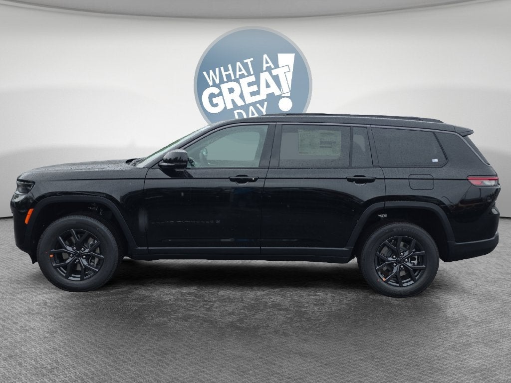 2027 Jeep Grand Cherokee Laredo Altitude