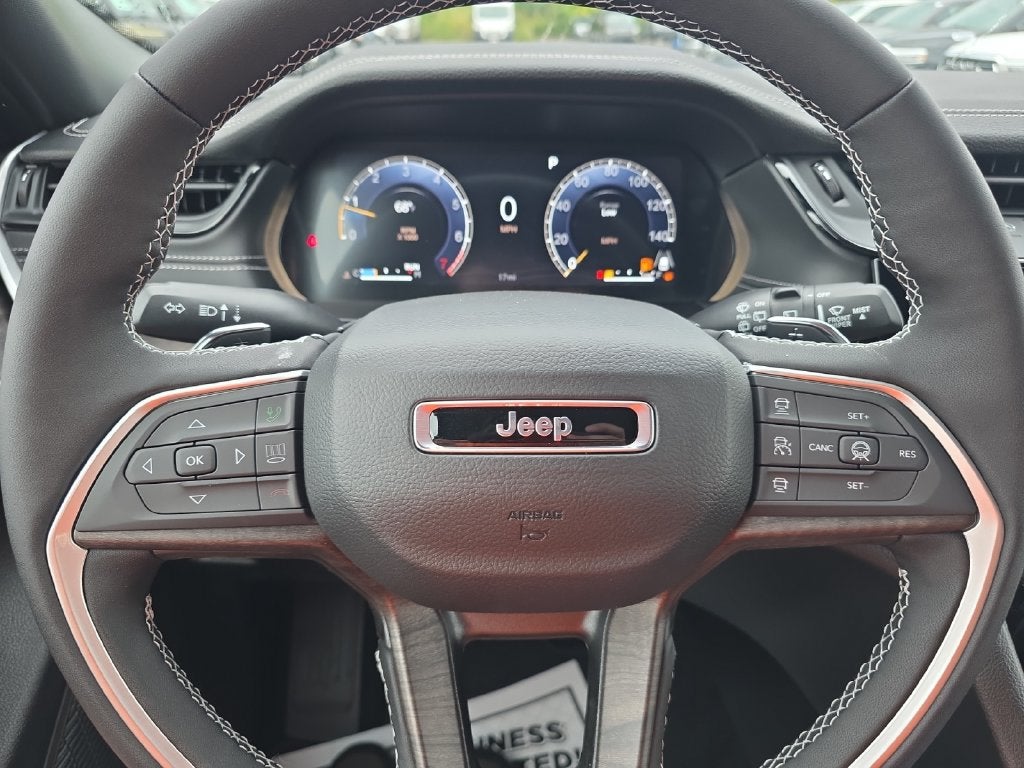 2027 Jeep Grand Cherokee Laredo Altitude