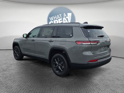 2027 Jeep Grand Cherokee Laredo Altitude