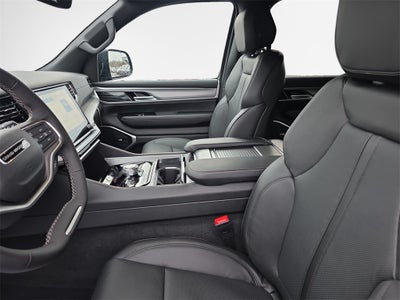 2026 Jeep Grand Wagoneer Base