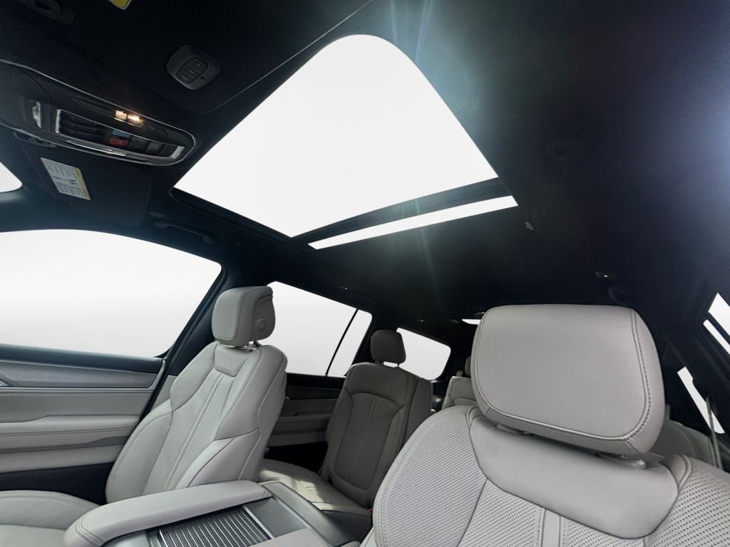 2026 Jeep Grand Wagoneer Base