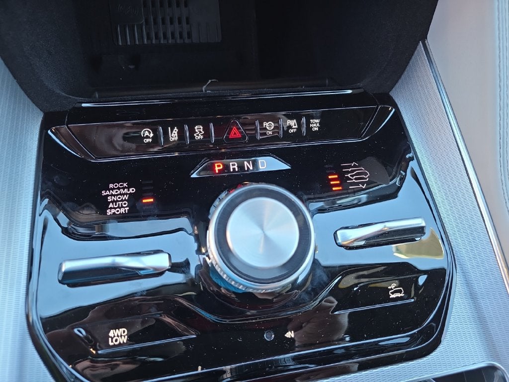 2027 Jeep Grand Wagoneer Base