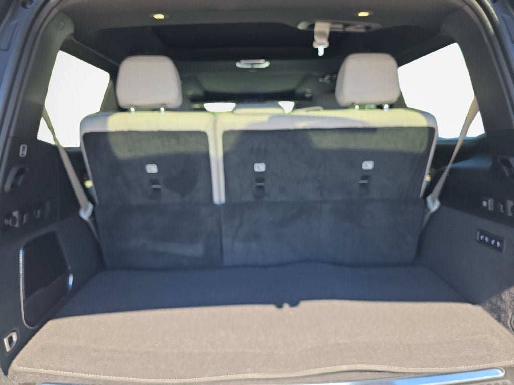 2027 Jeep Grand Wagoneer Base