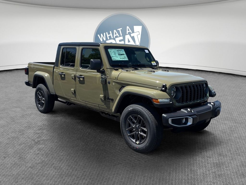 2026 Jeep Gladiator Sport S Auto's photo