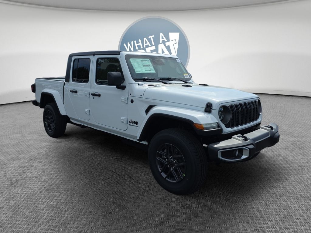 2026 Jeep Gladiator Sport S Auto's photo