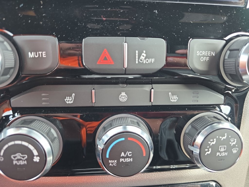 2027 RAM 1500 Big Horn/Lone Star