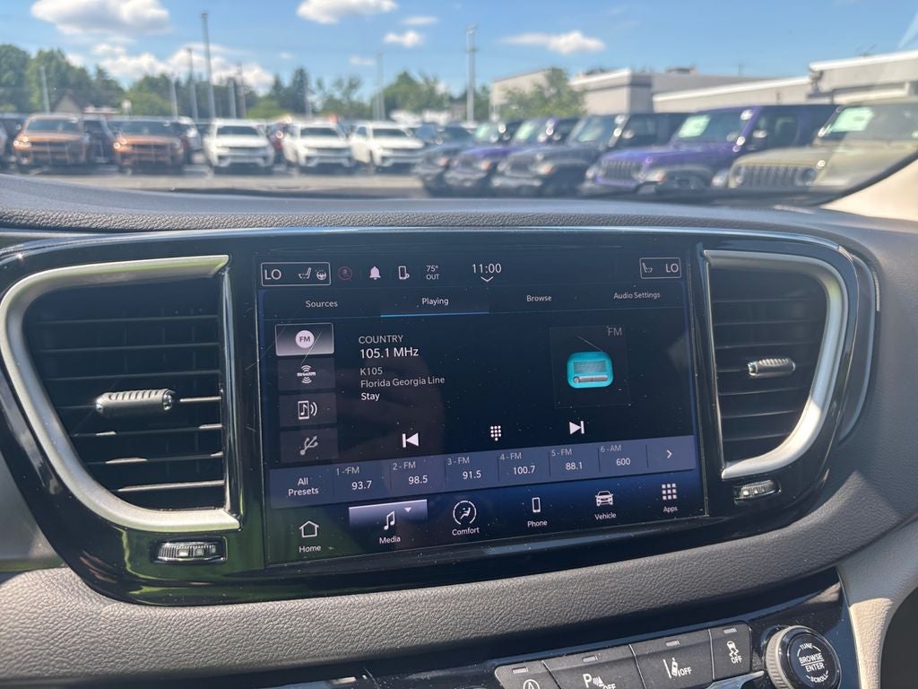 2024 Chrysler Pacifica Touring L