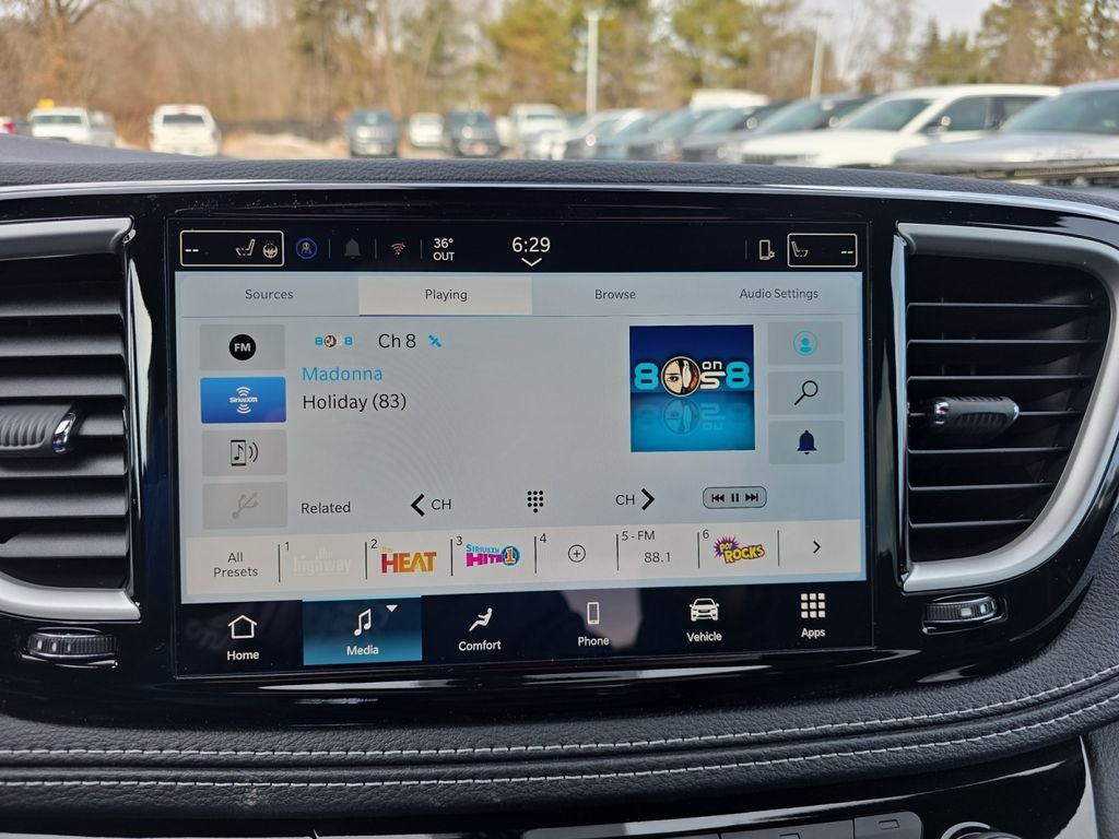 2026 Chrysler Pacifica Select