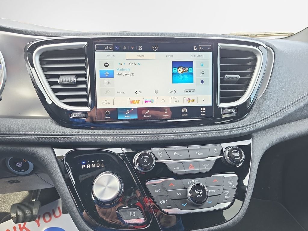 2026 Chrysler Pacifica Select