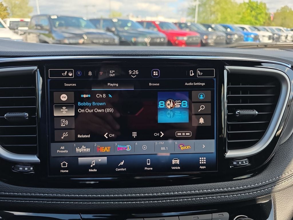 2027 Chrysler Pacifica Select