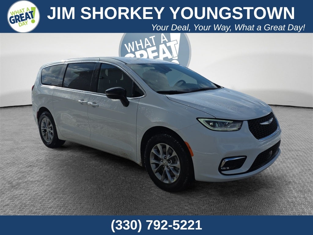 2026 Chrysler Pacifica Select