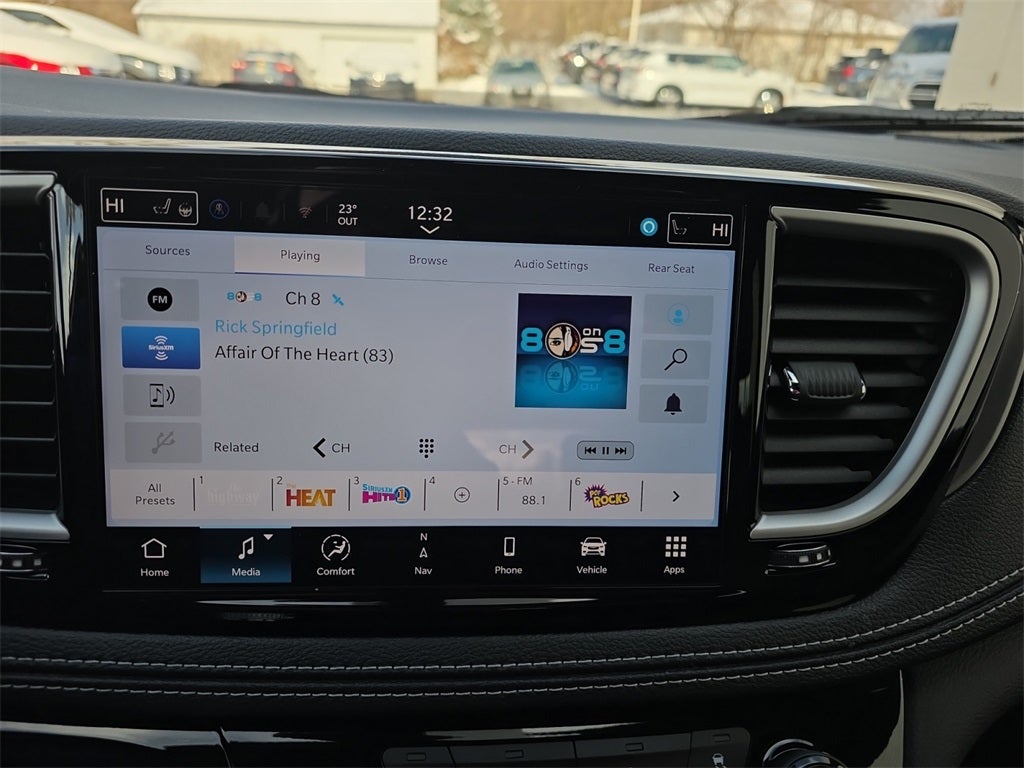 2026 Chrysler Pacifica Select