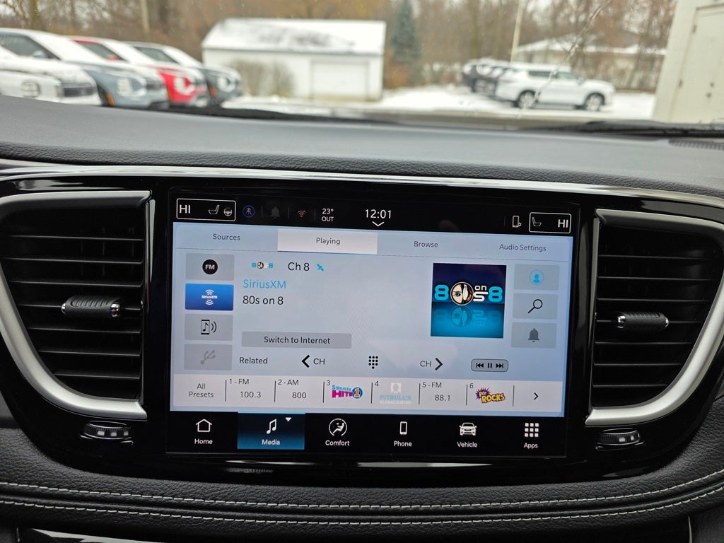 2026 Chrysler Pacifica Select