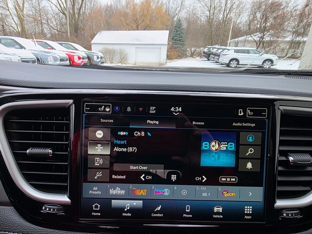 2026 Chrysler Pacifica Select