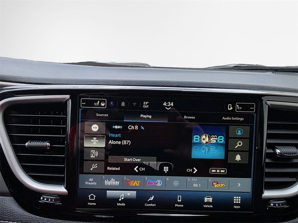 2026 Chrysler Pacifica Select