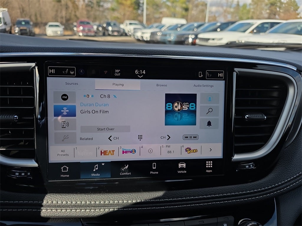 2026 Chrysler Pacifica Select