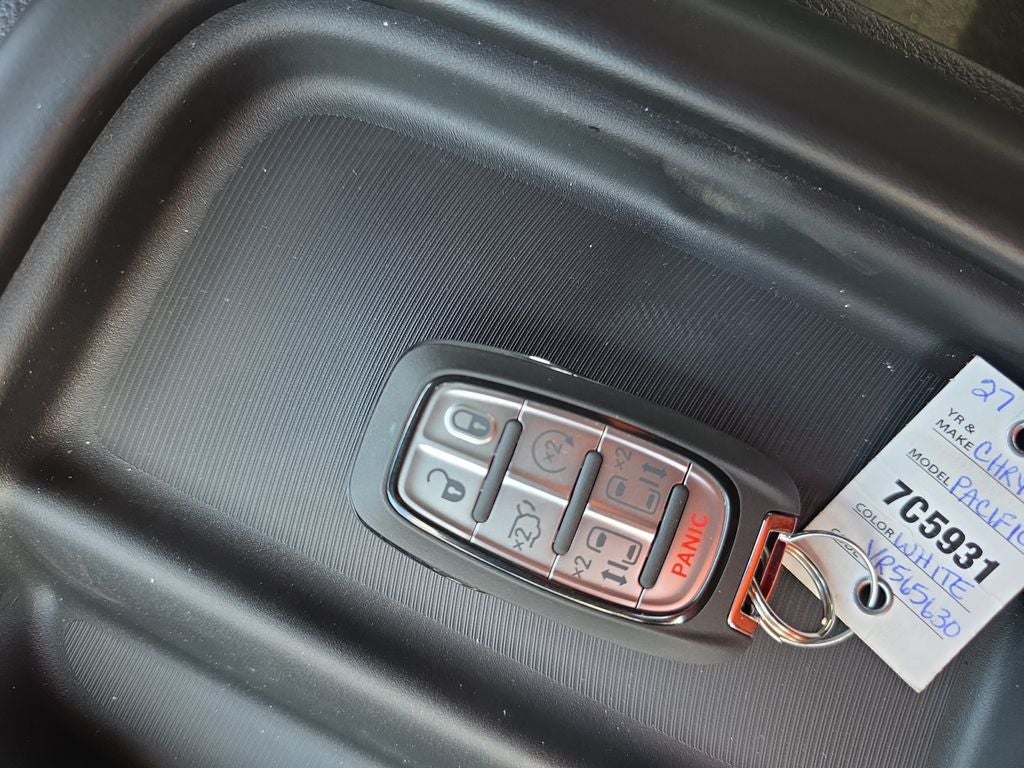 2027 Chrysler Pacifica Select