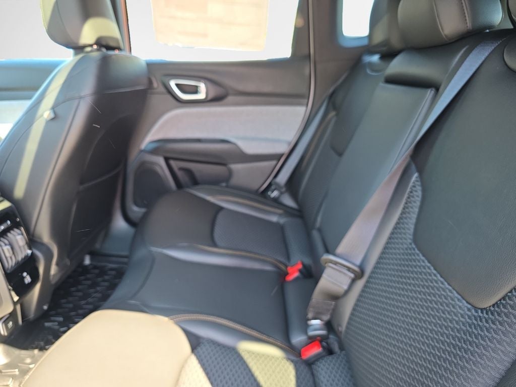 2026 Jeep Compass Base