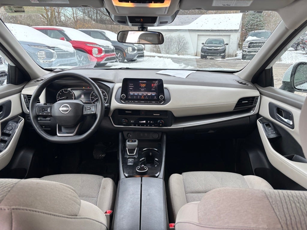 2025 Nissan Rogue SV