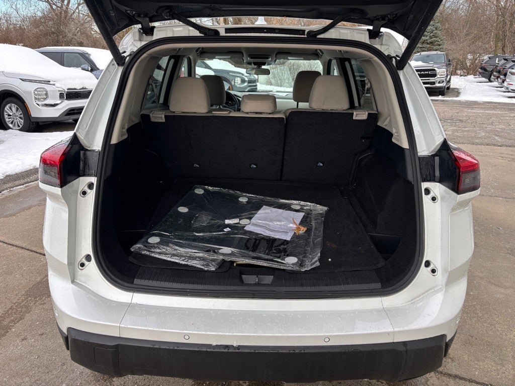 2025 Nissan Rogue SV