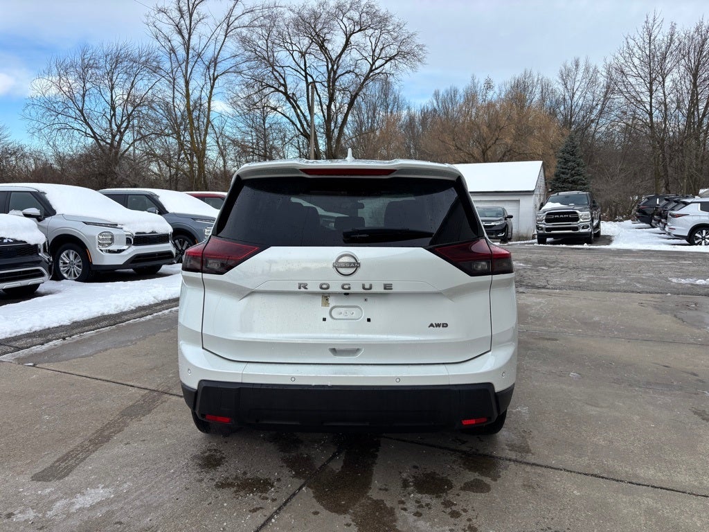 2025 Nissan Rogue SV