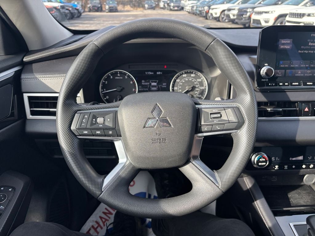 2022 Mitsubishi Outlander ES