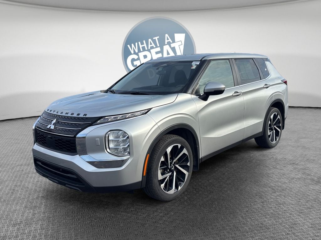 2022 Mitsubishi Outlander ES