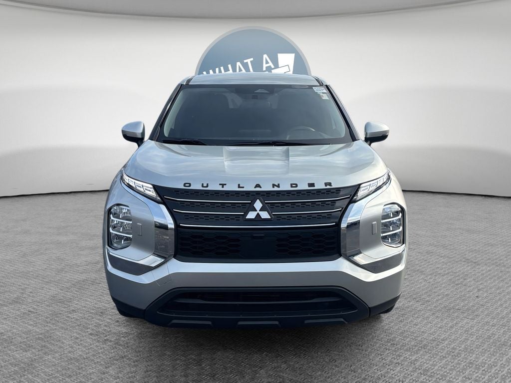 2022 Mitsubishi Outlander ES