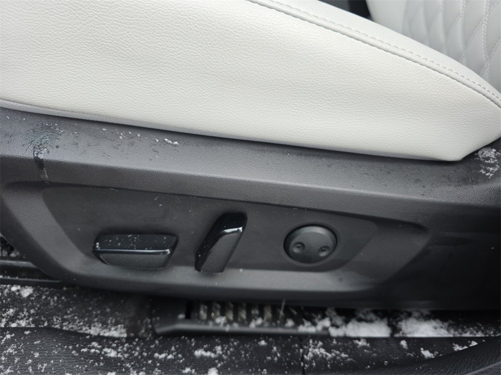 2024 Mitsubishi Outlander PHEV SEL Platinum Edition