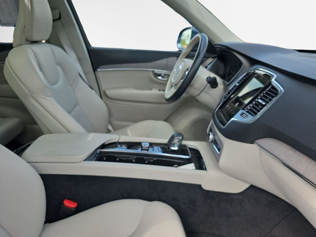 2025 Volvo XC90 B6 Plus 6-Seater