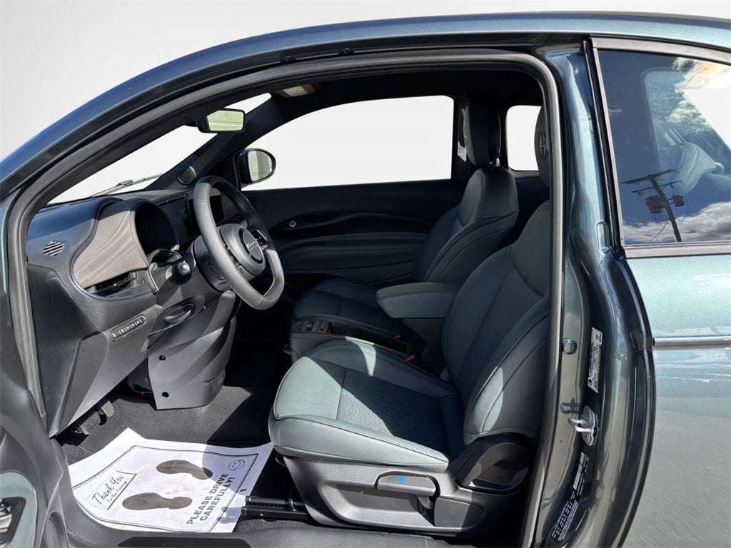 2025 FIAT 500 Battery Electric